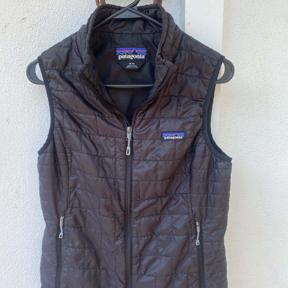 Women's Black Patagonia Nano Puff Jacket (Medium)